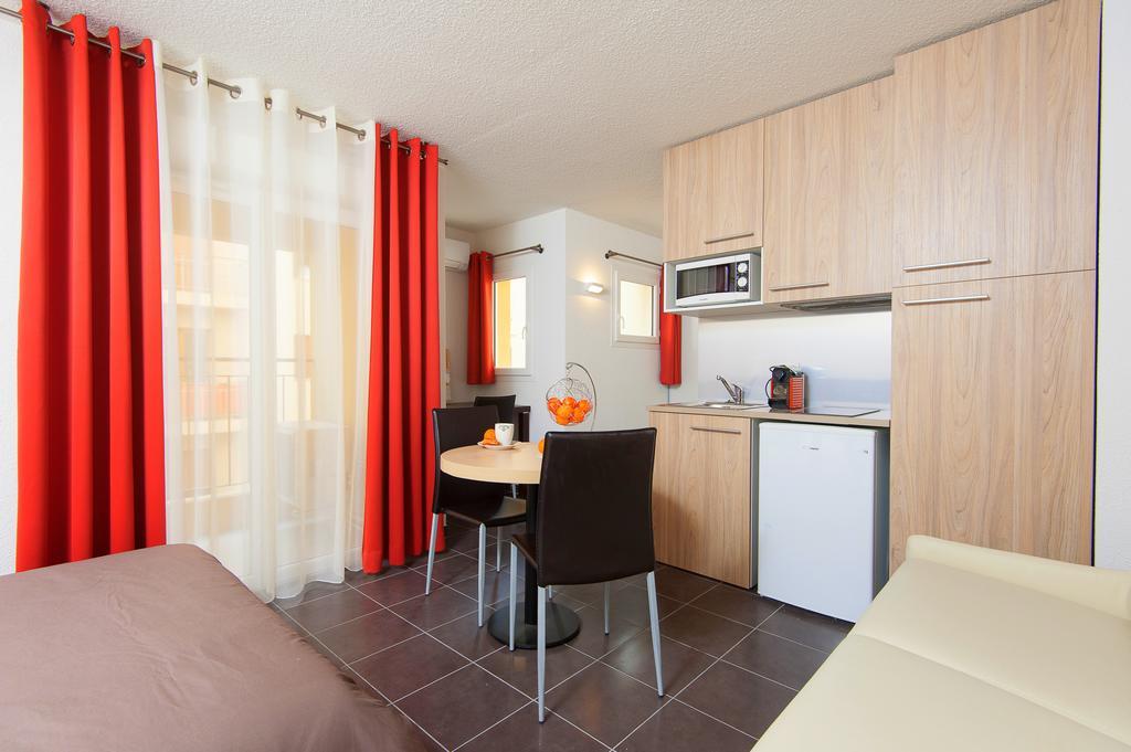 Villa Serafina Apartements Nizza Zimmer foto